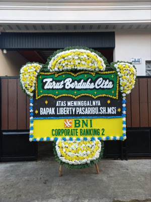 Papan Bunga Duka di Hirit